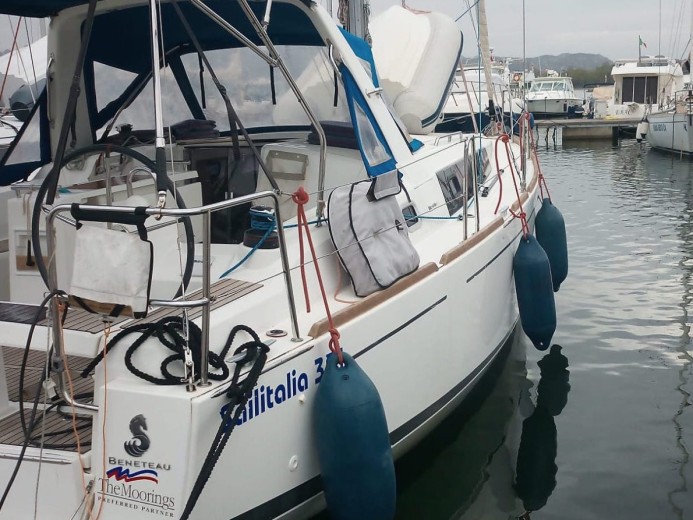 Yacht charter Cannigione cheap Oceanis 350
