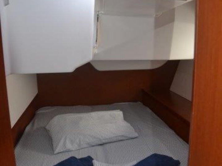 Yacht charter Cannigione cheap Oceanis 48