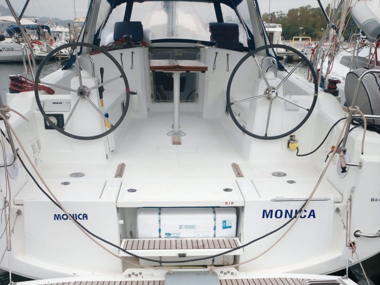 Bareboat Rental Sailboat Bénéteau with a boat licence