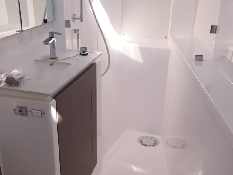 Boat rental Robertson and Caine Leopard 50 in Furnari on Samboat