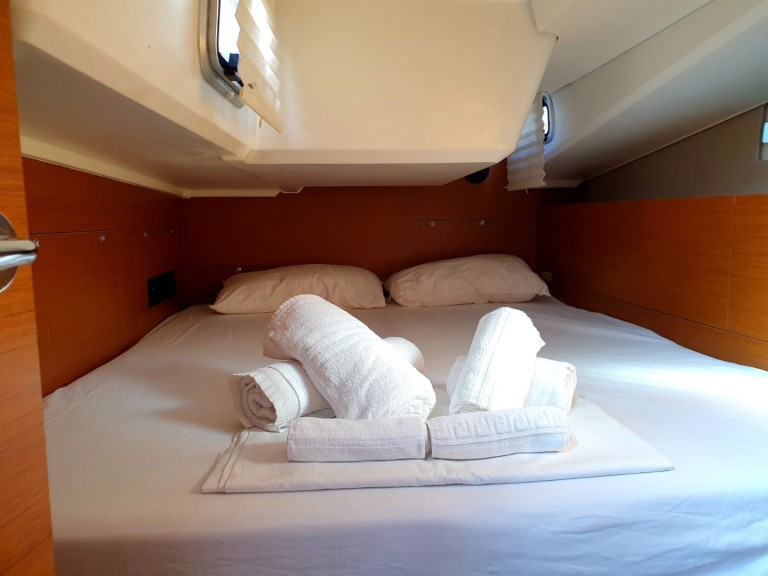 Bareboat Rental Sailboat Jeanneau with a boat licence