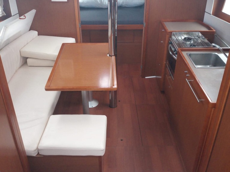 Bareboat Rental Sailboat Bénéteau with a boat licence