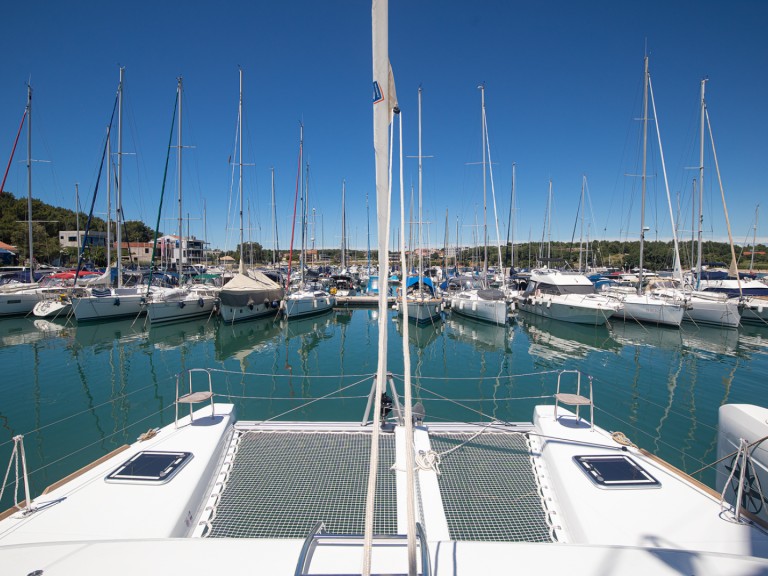 Yacht charter Pomer cheap Lagoon 40