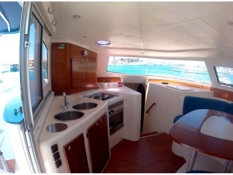 Catamaran rental in Primošten - Fountaine Pajot Lavezzi 40