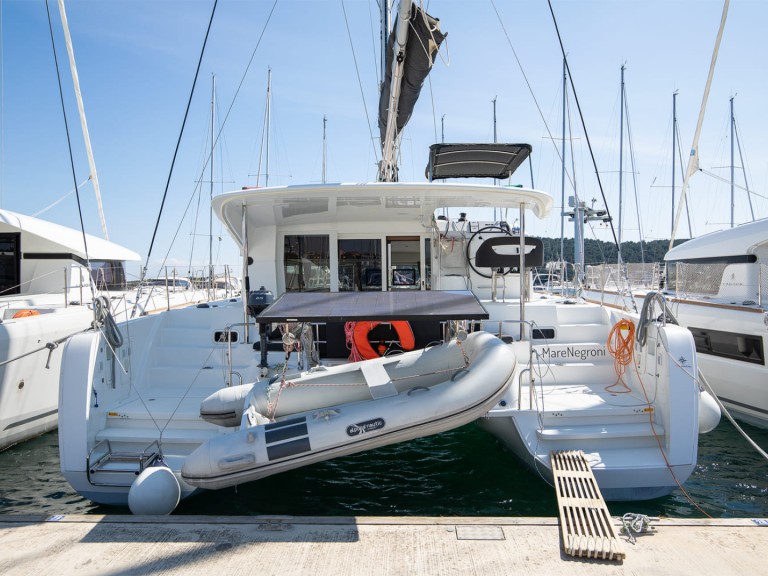 Boat rental Lagoon Lagoon 40 in Pomer on Samboat