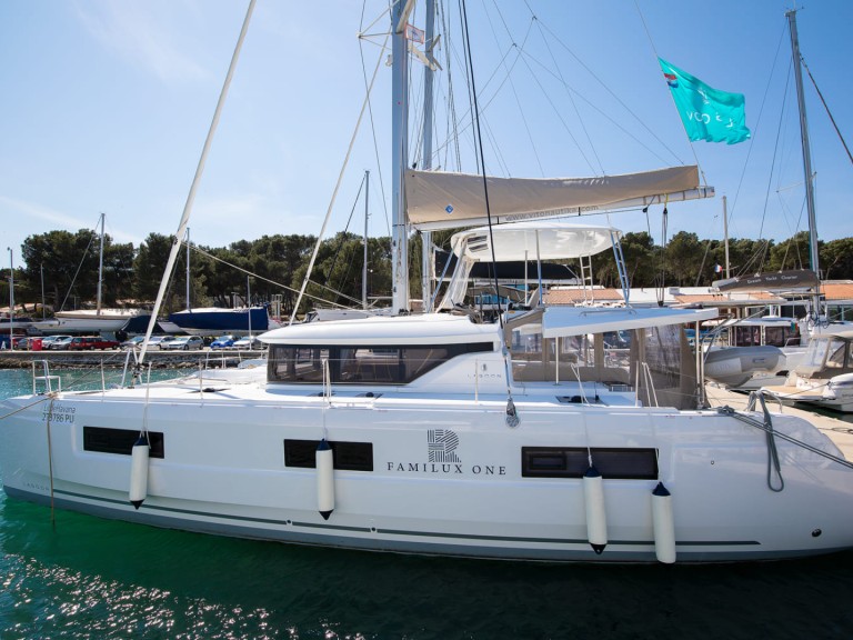 Boat rental Lagoon Lagoon 46 in Pomer on Samboat