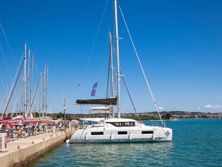 Yacht charter Pomer cheap Lagoon 46