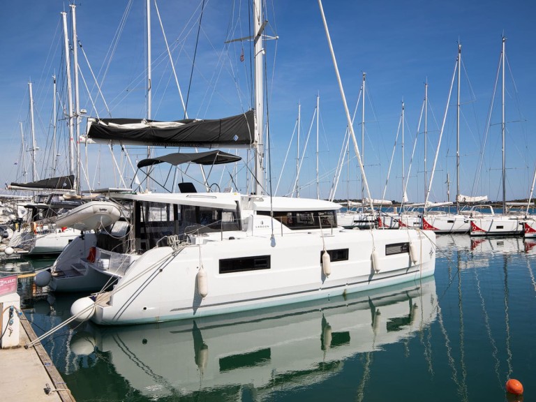 Catamaran rental with or without captain Lagoon Pomer