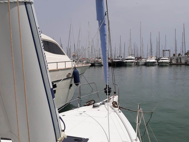 Rent a Bénéteau Oceanis 46.1 Seget Donji