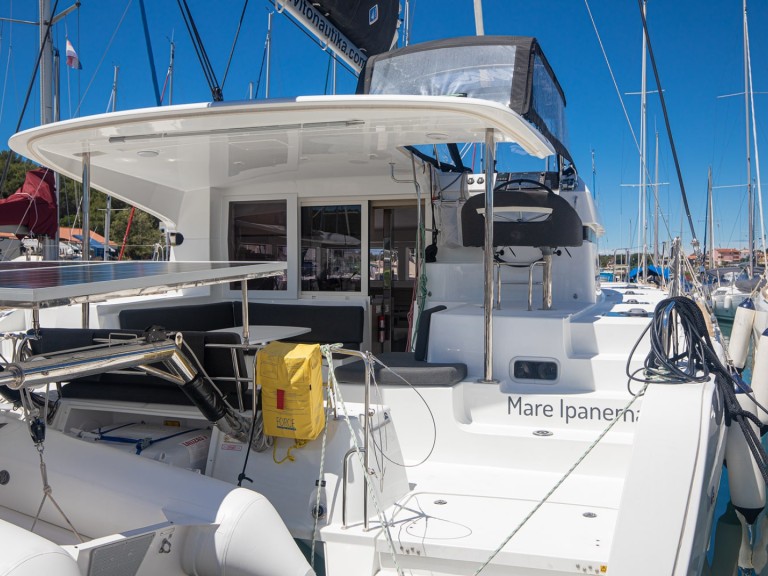 Catamaran rental with or without captain Lagoon Pomer
