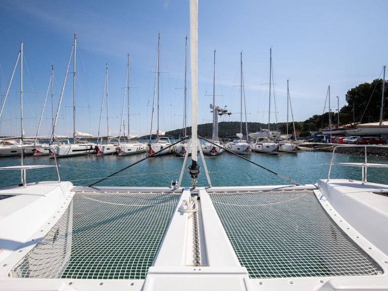 Lagoon Lagoon 46 in Pomer on SamBoat