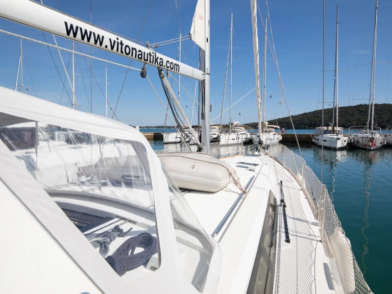 Sailboat rental in Pomer - Bénéteau Oceanis 45