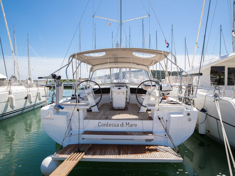 Rent a Bénéteau Oceanis 46.1 Pomer