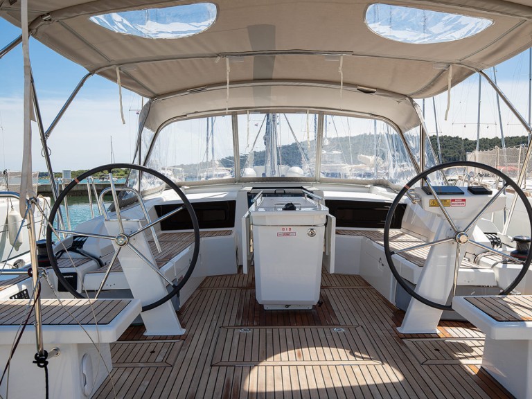 Bareboat Rental Sailboat Bénéteau with a boat licence