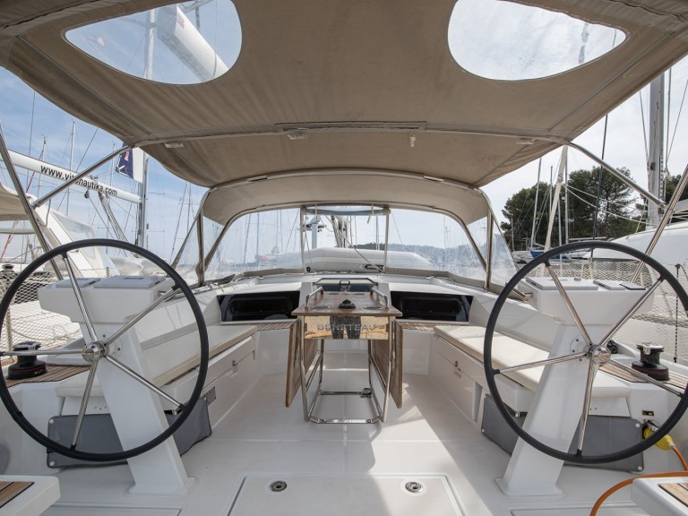 Bénéteau Oceanis 46.1 in Pomer on SamBoat