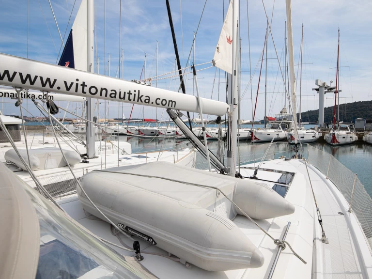 Yacht charter Pomer cheap Oceanis 46.1
