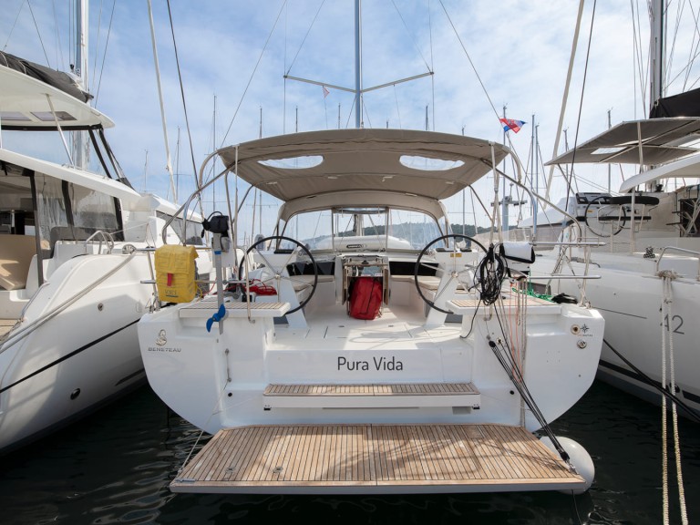 Boat rental Bénéteau Oceanis 46.1 in Pomer on Samboat