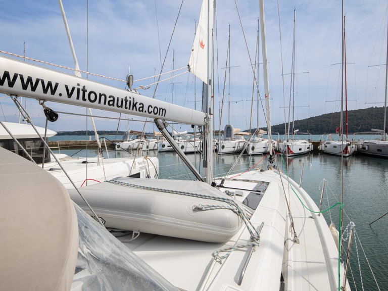 Bénéteau Oceanis 46.1 in Pomer on SamBoat