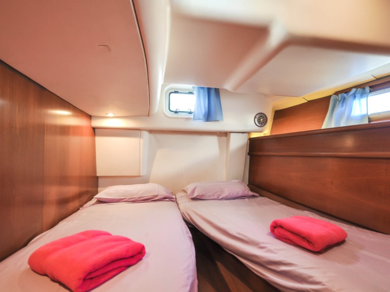 Bareboat Rental Sailboat Jeanneau with a boat licence