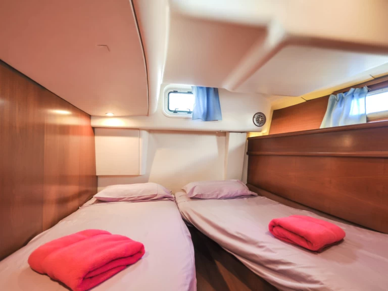 Bareboat Rental Sailboat Jeanneau with a boat licence