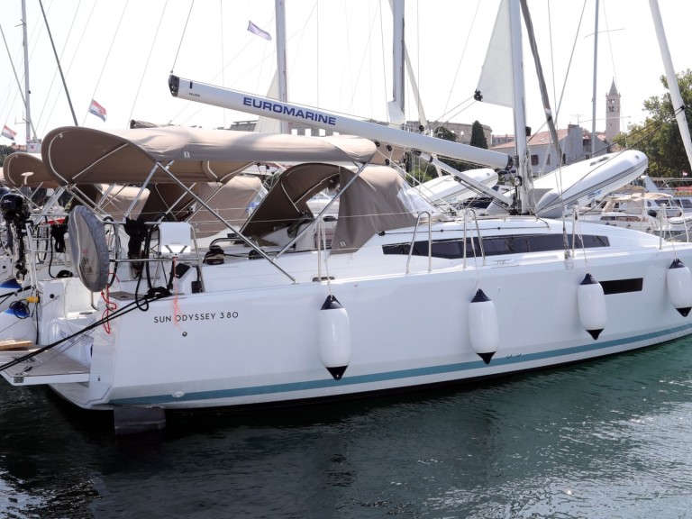 Bareboat Rental Sailboat Jeanneau with a boat licence