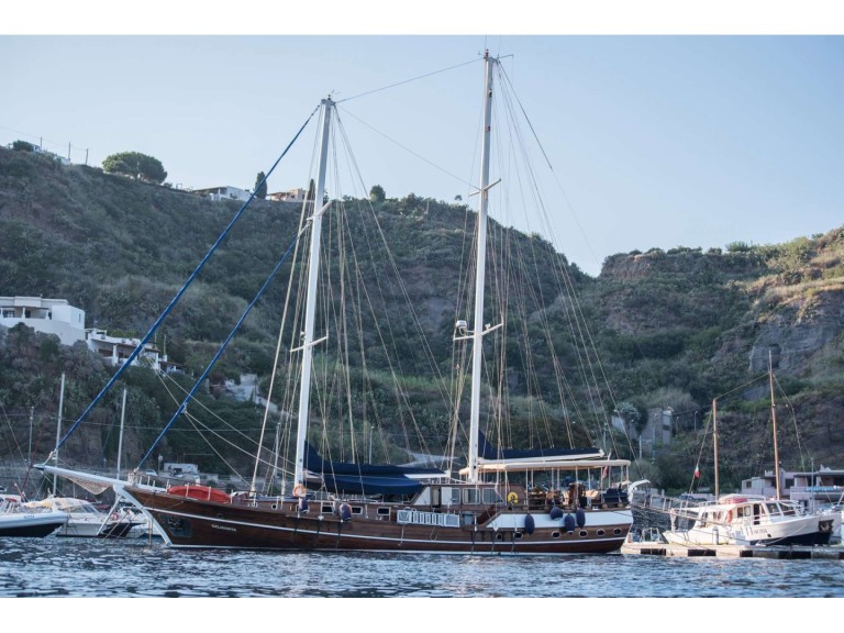 Bareboat Rental Sailboat  with a boat licence