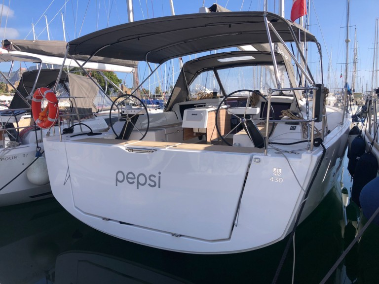 Sailboat for rent Furnari at the best price