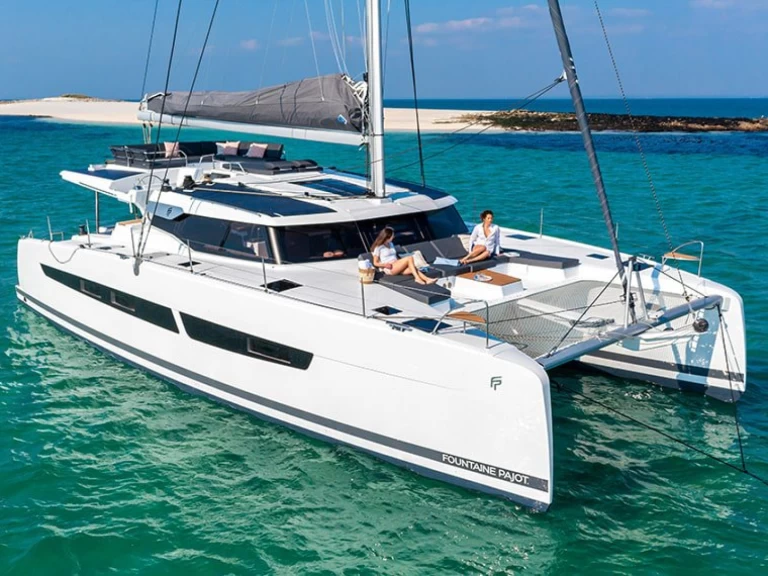 Boat rental Fountaine Pajot Aura 51 in Road Town on Samboat