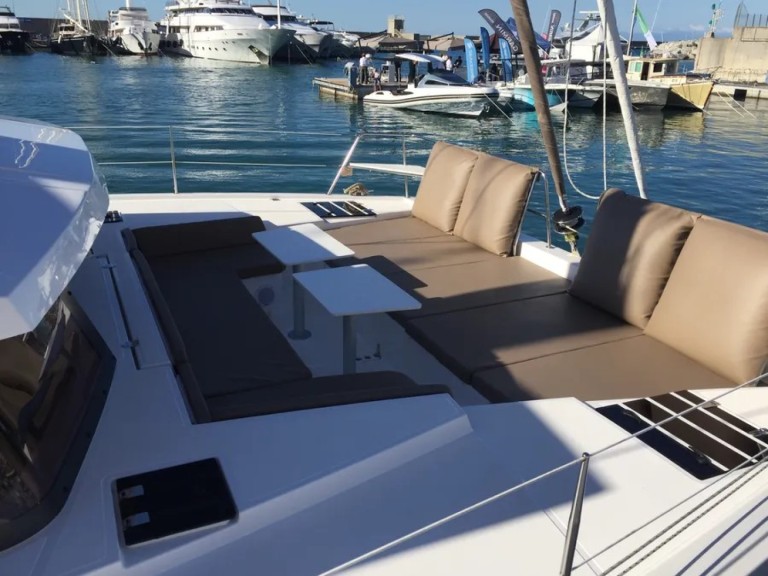 Yacht charter Castiglioncello cheap Bali 4.1