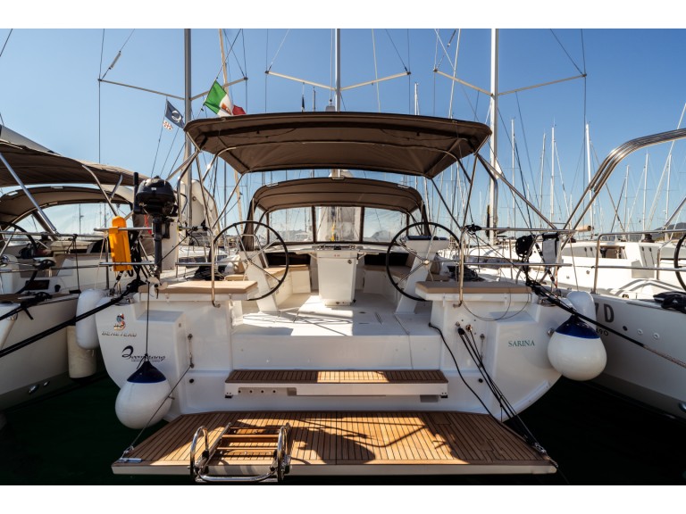 Sailboat rental with or without captain Bénéteau Olbia