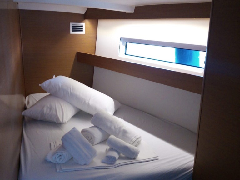 Sailboat for rent Cannigione at the best price