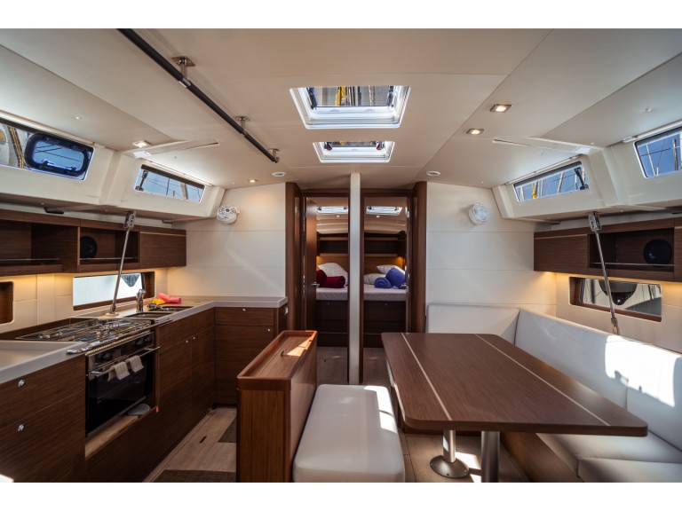 Bareboat Rental Sailboat Bénéteau with a boat licence