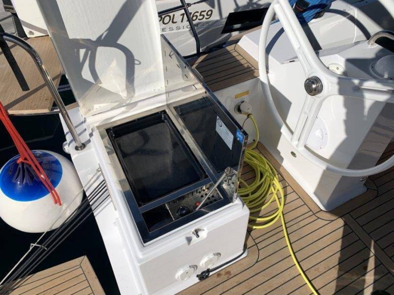 Bareboat Rental Sailboat Elan with a boat licence