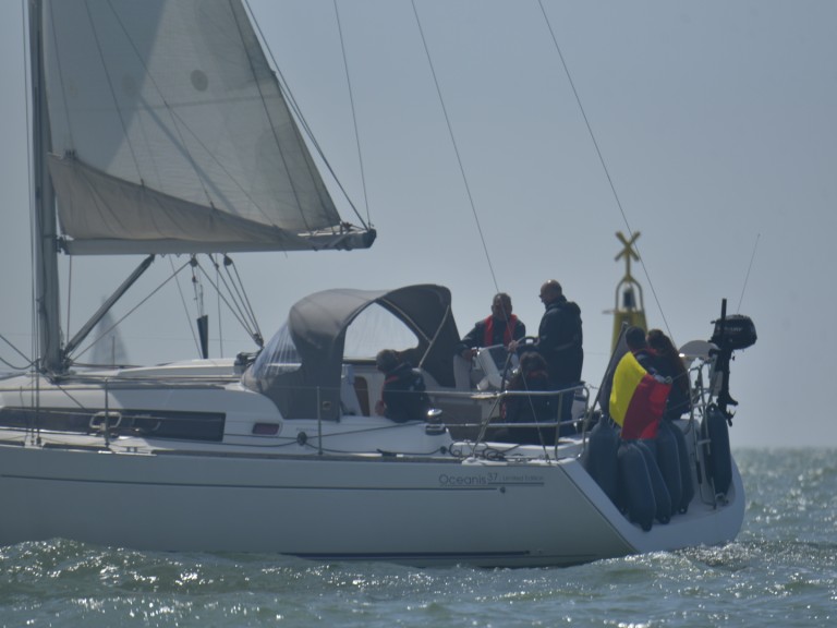 Sailboat rental in Nieuwpoort - Bénéteau Oceanis 34