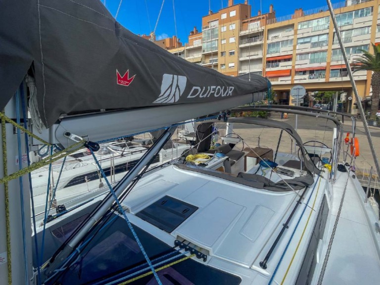 3 DUFOUR 41 in Hyères on SamBoat