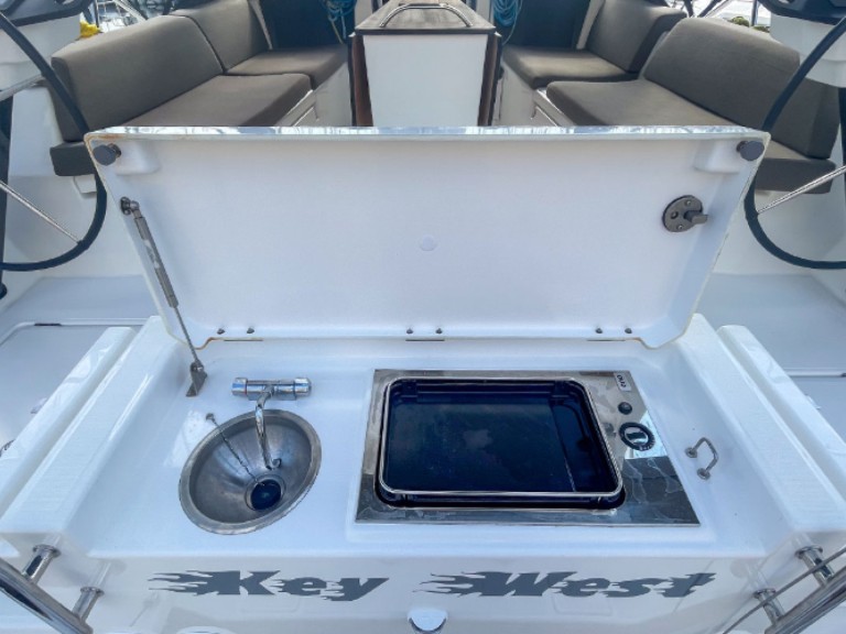 Rent a 3 DUFOUR 41 Hyères