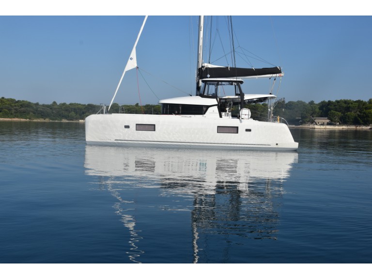 Yacht charter Salivoli cheap Lagoon 42