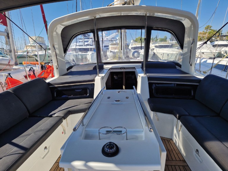 Bareboat Rental Sailboat Bénéteau with a boat licence