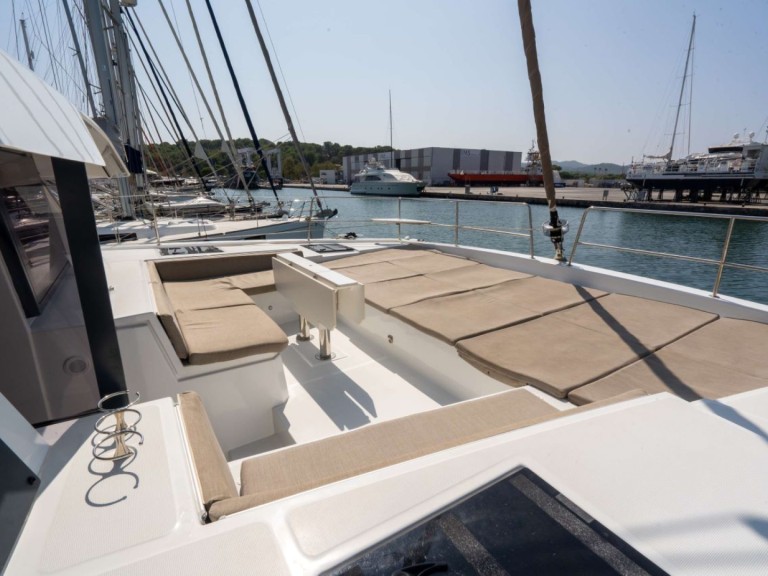 Catamaran for rent Saint-Mandrier-sur-Mer at the best price