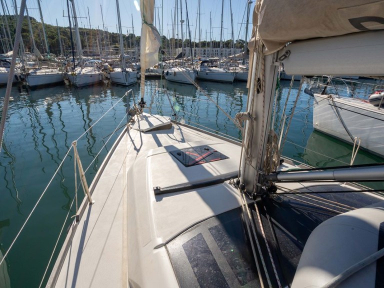 Bareboat Rental Sailboat Dufour with a boat licence