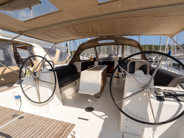 Boat rental Dufour Dufour 460 Grand Large in Saint-Mandrier-sur-Mer on Samboat