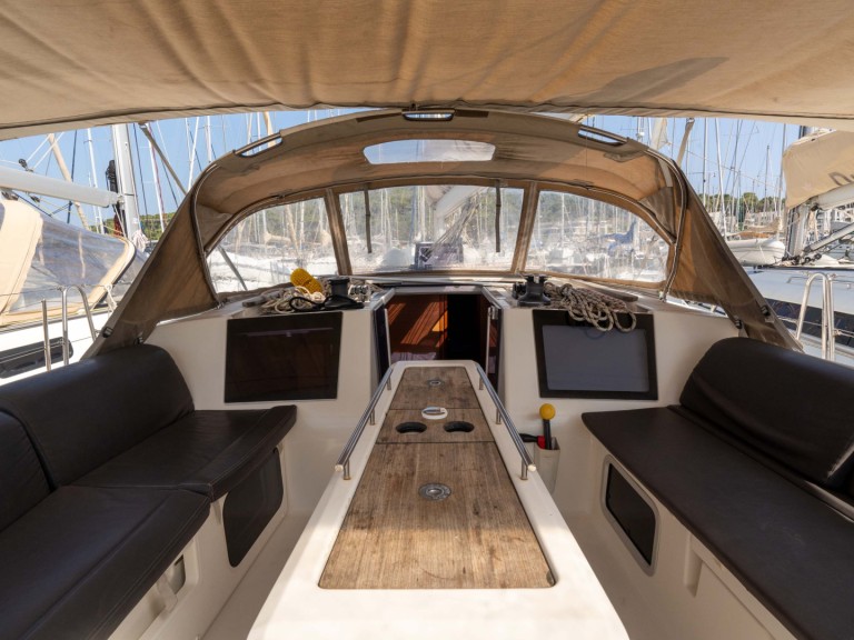 Bareboat Rental Sailboat Dufour with a boat licence