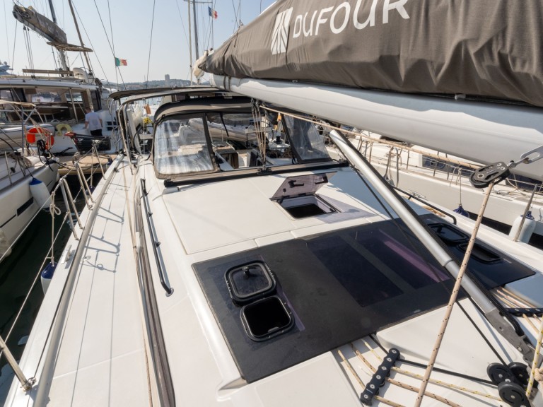 Sailboat for rent Saint-Mandrier-sur-Mer at the best price