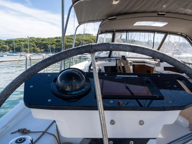 Sailboat rental in Saint-Mandrier-sur-Mer - Dufour Dufour 530