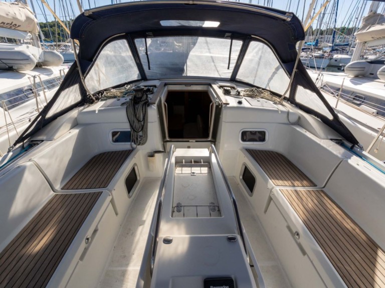 Jeanneau Sun Odyssey 469 in Saint-Mandrier-sur-Mer on SamBoat