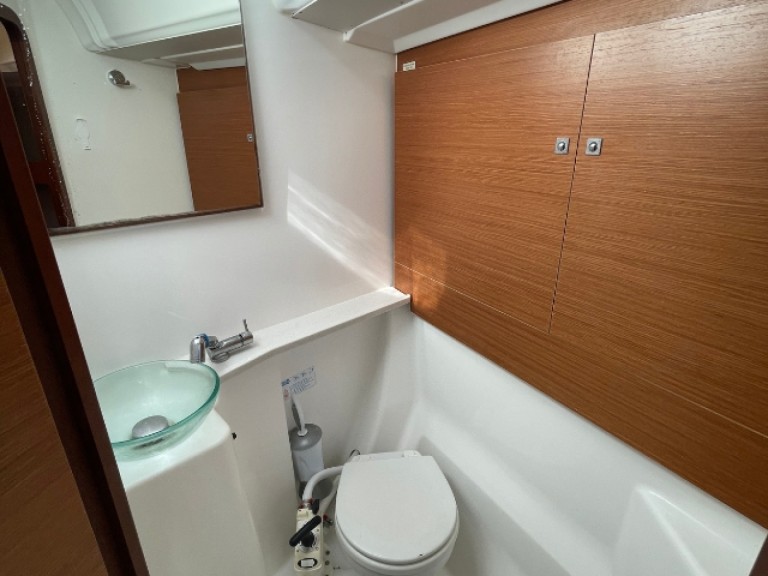 Rent a Dufour Dufour 460 Grand Large Alimos