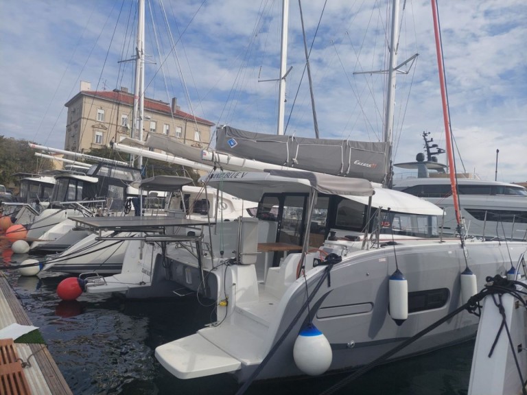 Yacht charter Zadar cheap Excess 11