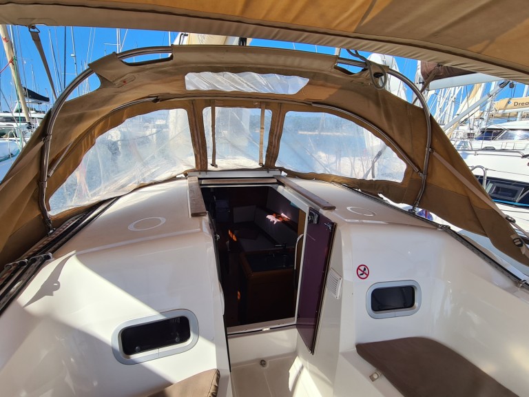 Jeanneau Sun Odyssey 349 in Zaton on SamBoat