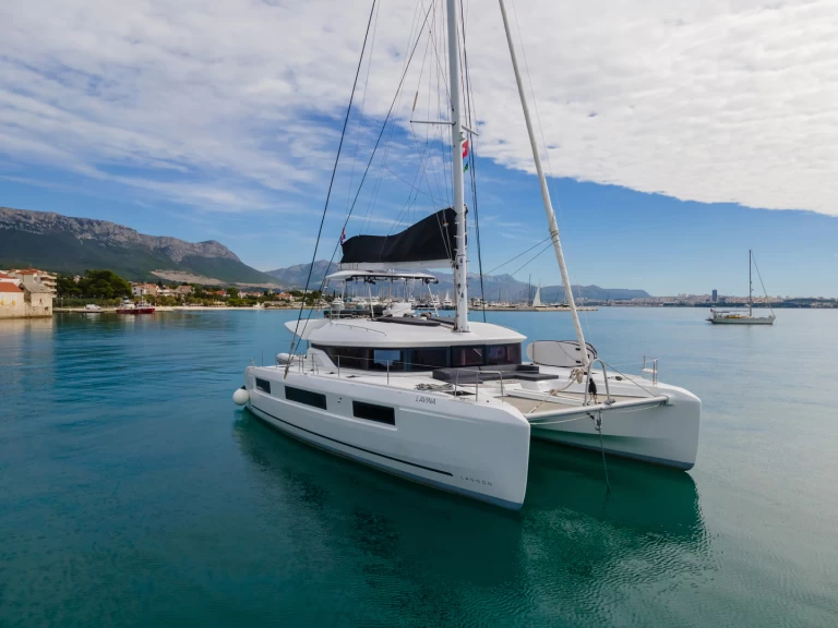 Bareboat Rental Catamaran Lagoon with a boat licence