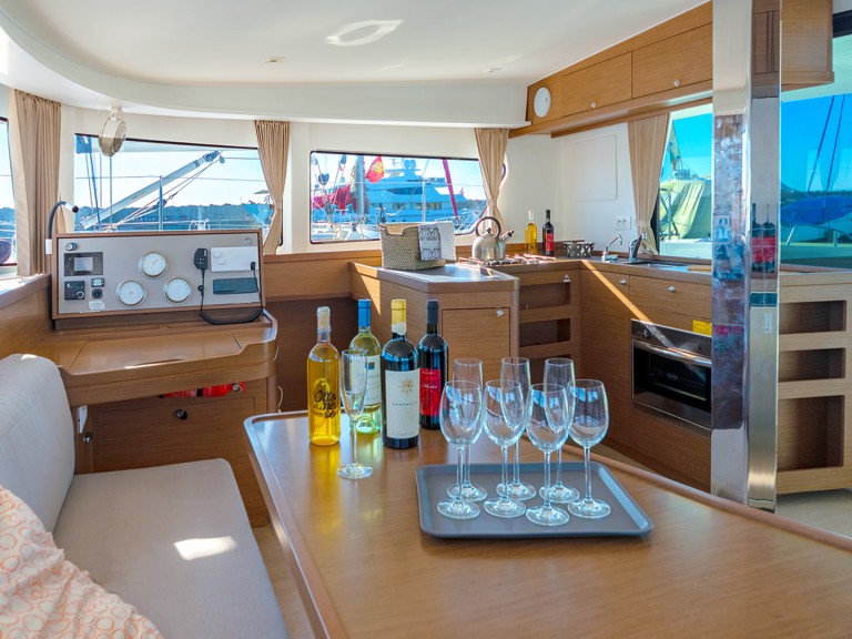 Boat rental Lagoon Lagoon 42 in Cagliari on Samboat